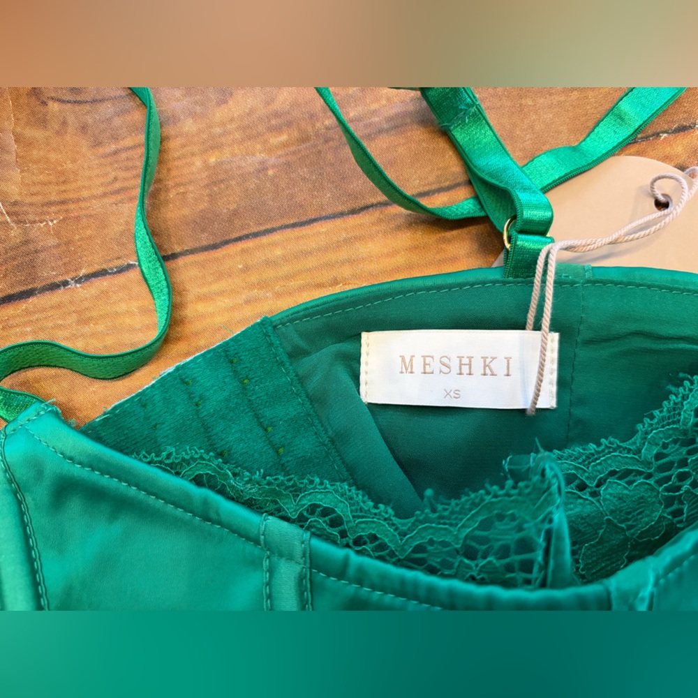 Meshki Emerald Lace Detail‎ Crop Top - Picture 7 of 7